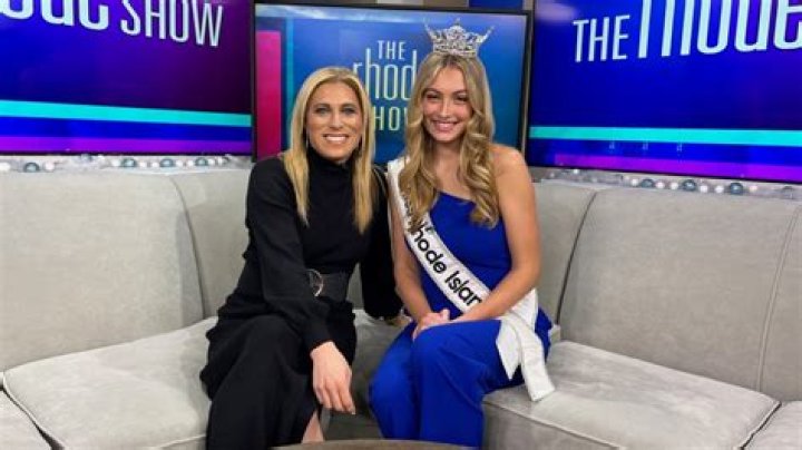 Caroline Parente with friend
