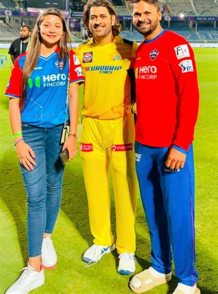 Divya Singh with her friends