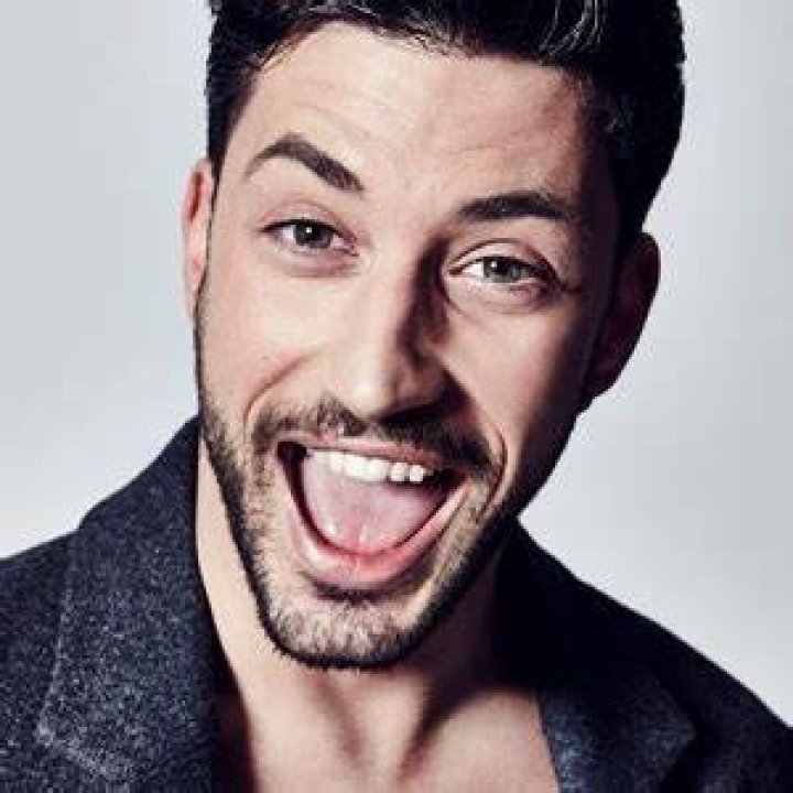 Giovanni Pernice Height, Weight & Physical Appearance