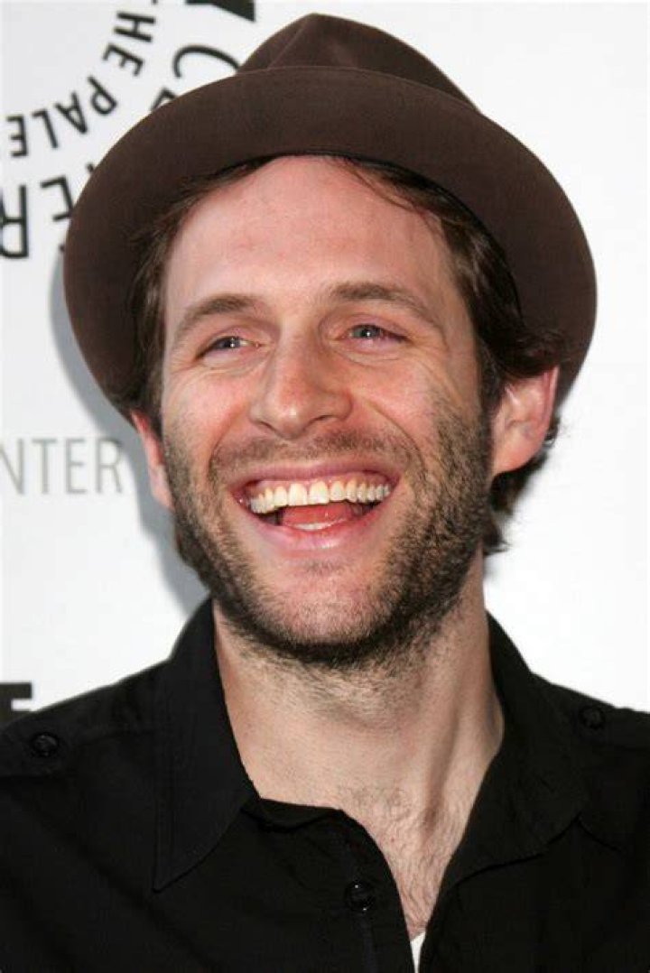 Glenn Howerton is 5ft 10