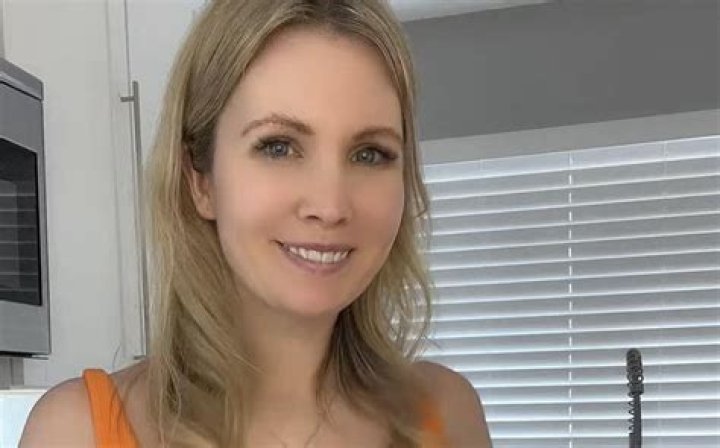 Holly Jane Career- Onlyfans Model, Adult Model, Porn Star