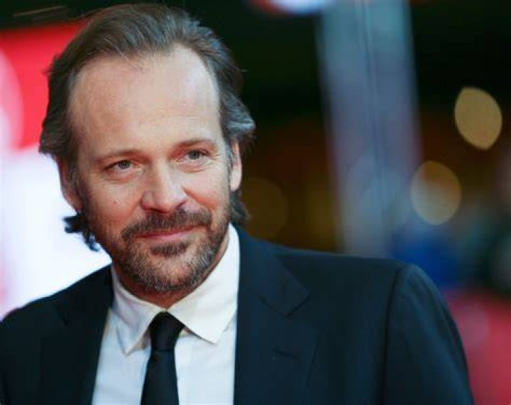 How tall is Peter Sarsgaard