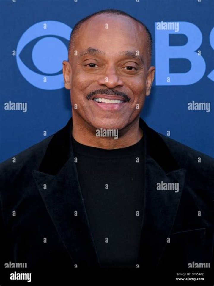 How tall is Rocky Carroll