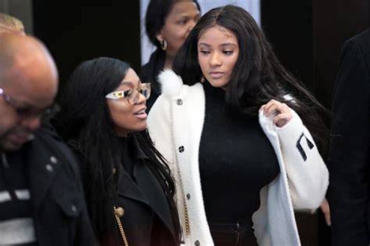 Joycelyn Savage is famous for being one of the girlfriends of R. Kelly