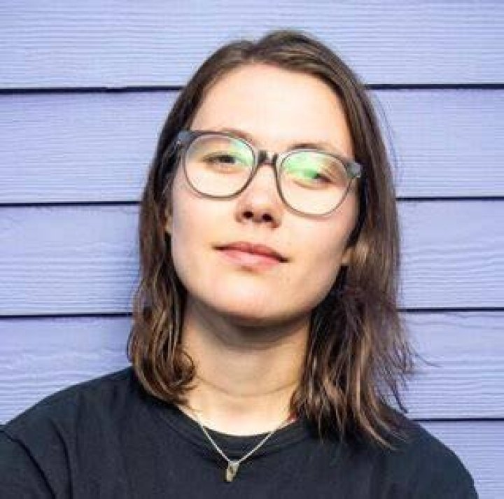 Mariah Schneider biography