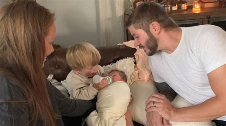 Mina Starsiak with her son and daughter