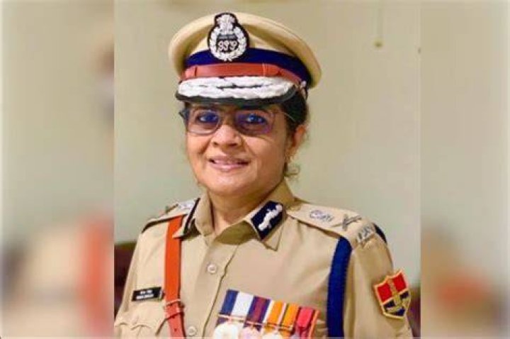 Nina Singh IPS old picture