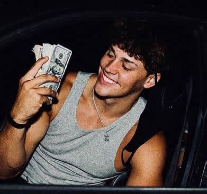 Noah Beck Net Worth and Earnings