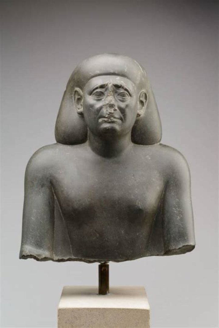 Noseless Egyptian Official Statue