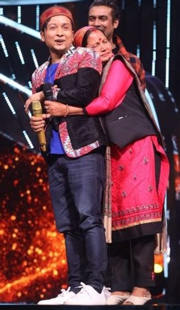 Pawandeep Rajan with his mother