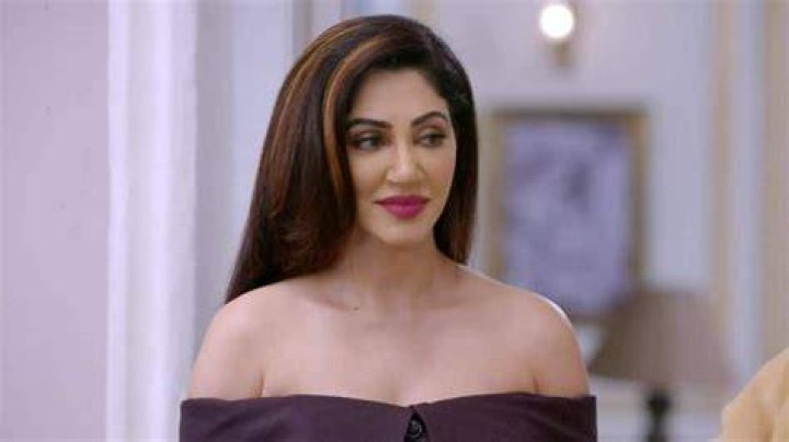 Reyhna Pandit appeared in Tanha Ji