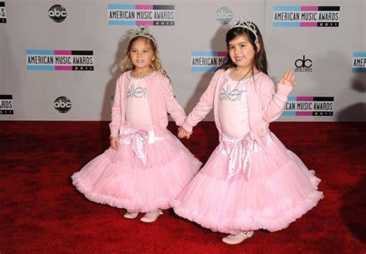 Sophia Grace with her sister