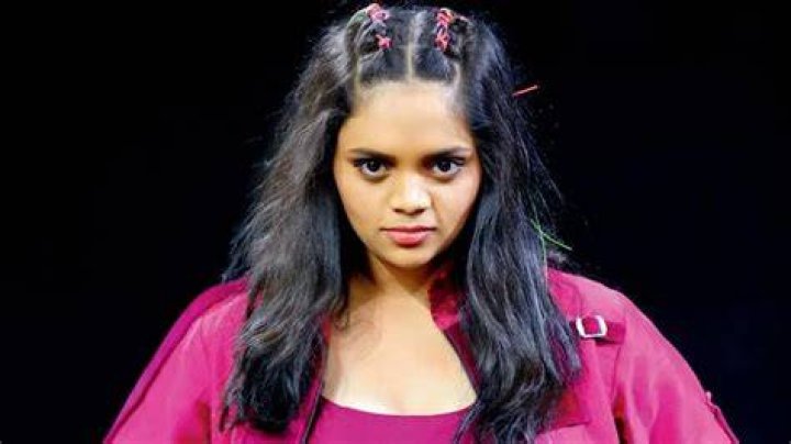 Srushti Tawade height