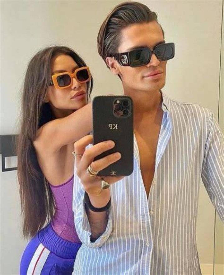 Vaes with her good friend Koen Kardashian