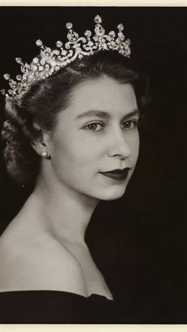 Young Queen Elizabeth Photos